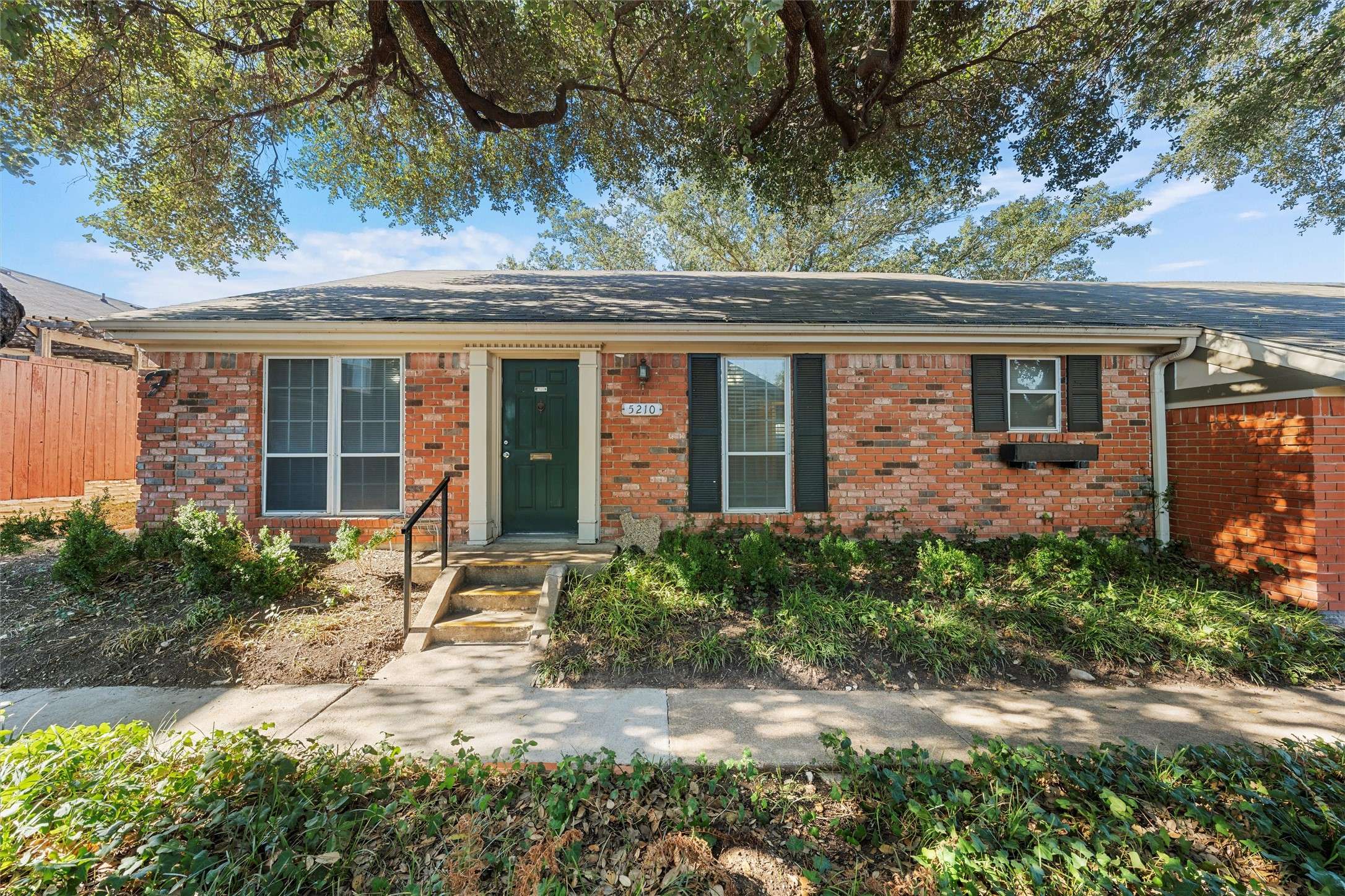 5210 Lake Shore DR, Waco, TX 76710