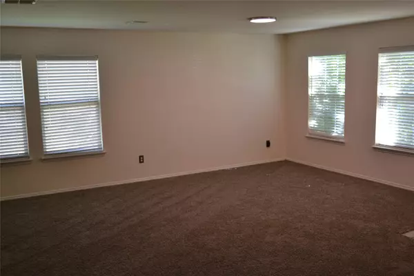 Arlington, TX 76002,8105 York Beach PL