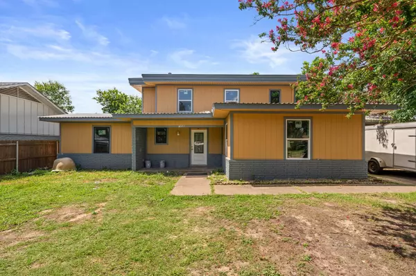 708 E Commerce ST, Mexia, TX 76667