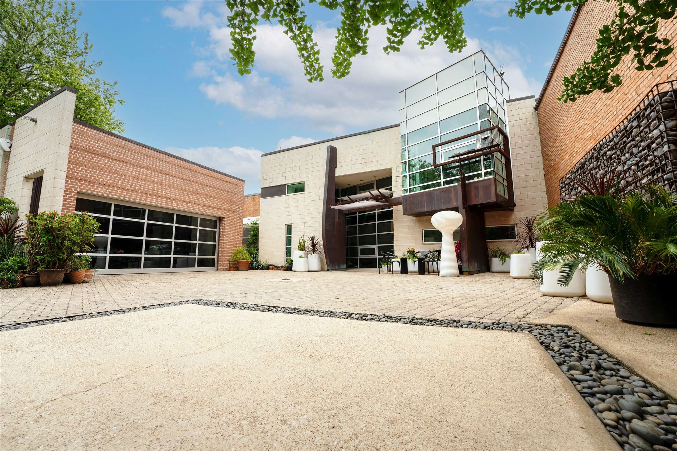 3004 Main ST, Dallas, TX 75226