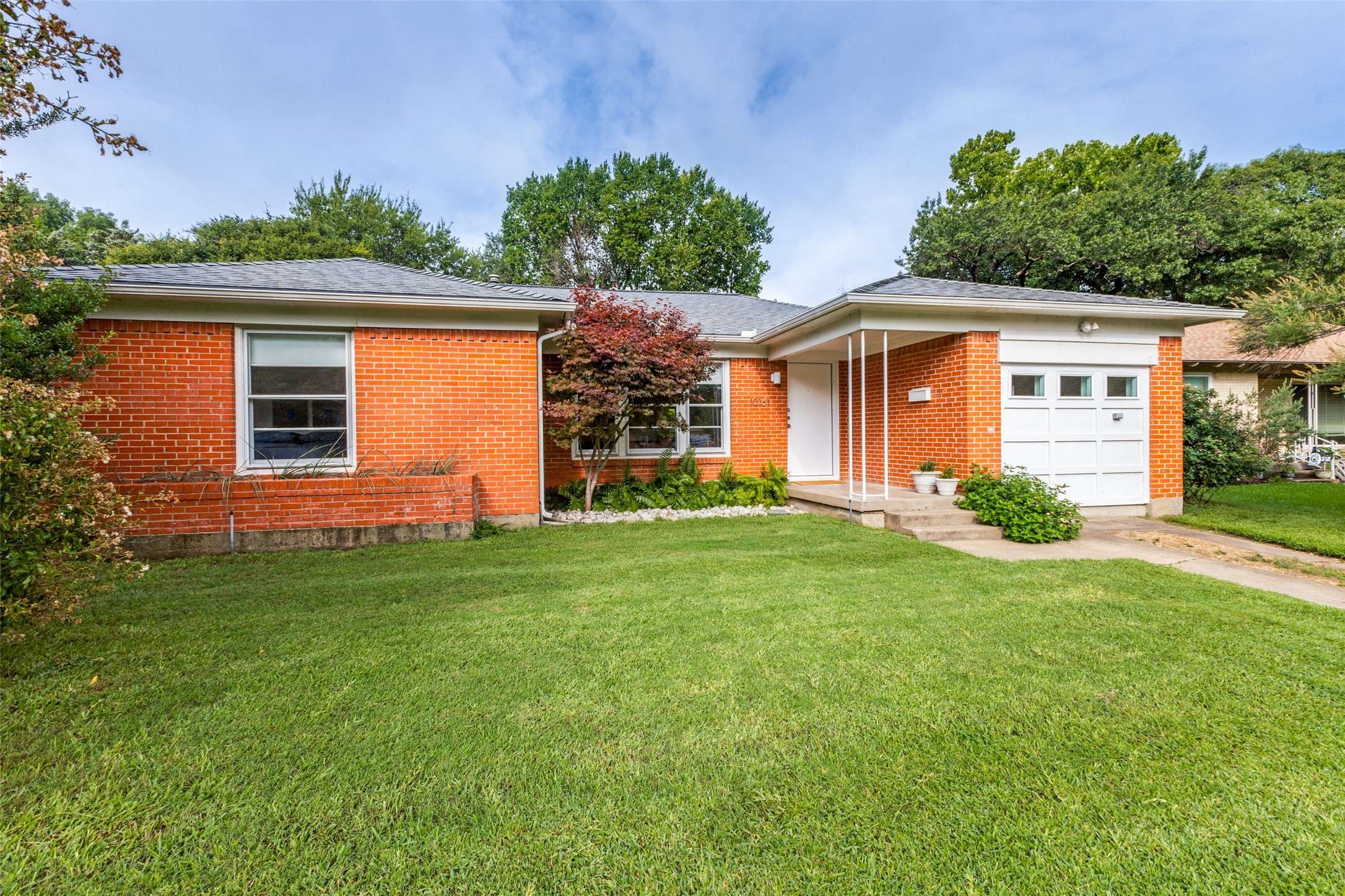 10161 Baronne CIR, Dallas, TX 75218