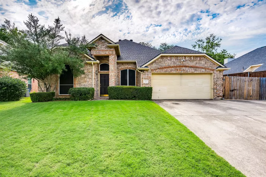1010 Becker DR, Euless, TX 76039