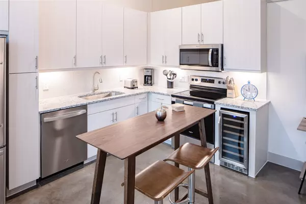 3383 Cedarplaza LN #2317, Dallas, TX 75235