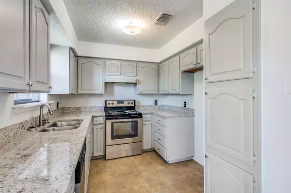 Watauga, TX 76148,6504 Kary Lynn DR N