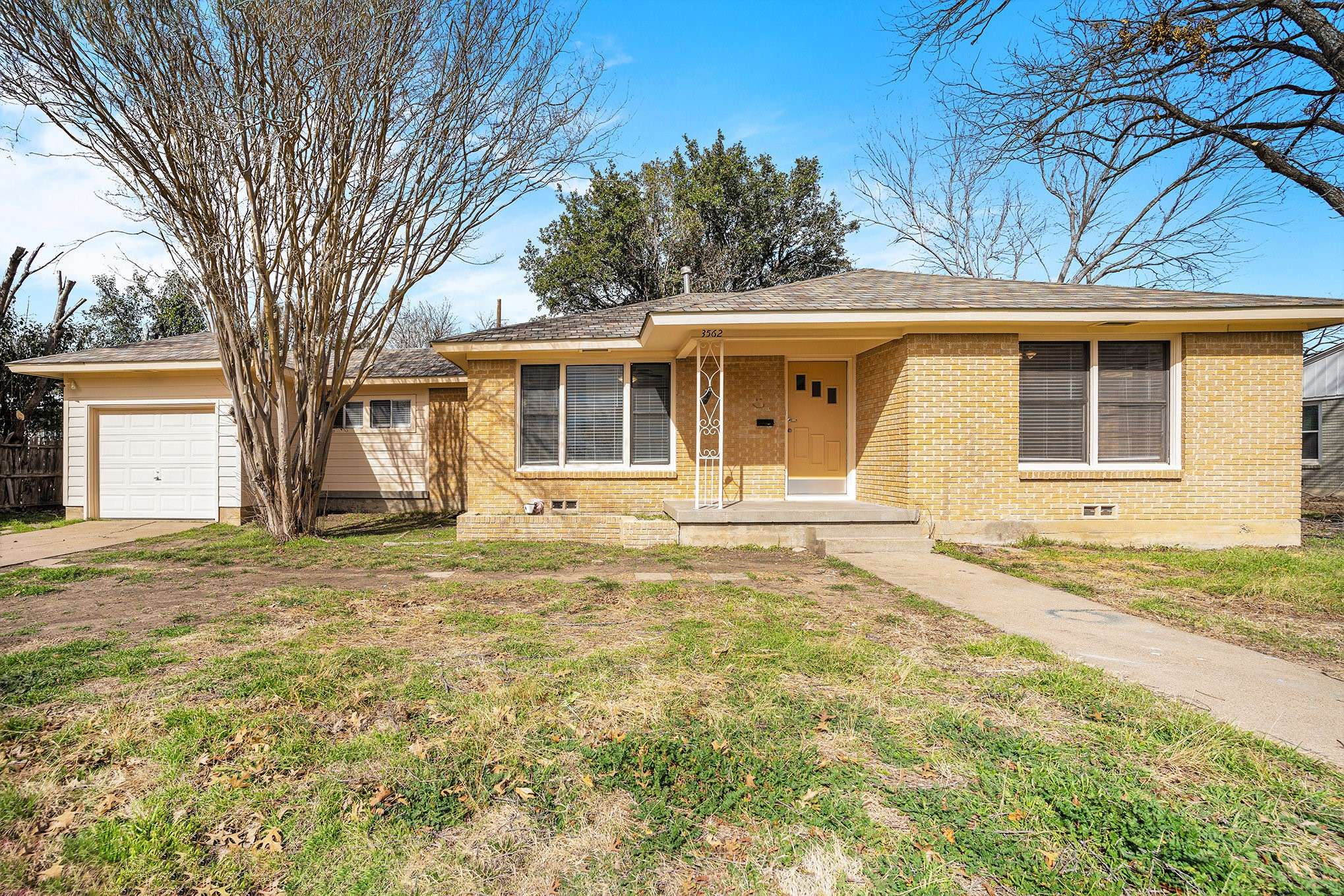 Fort Worth, TX 76109,3562 South DR