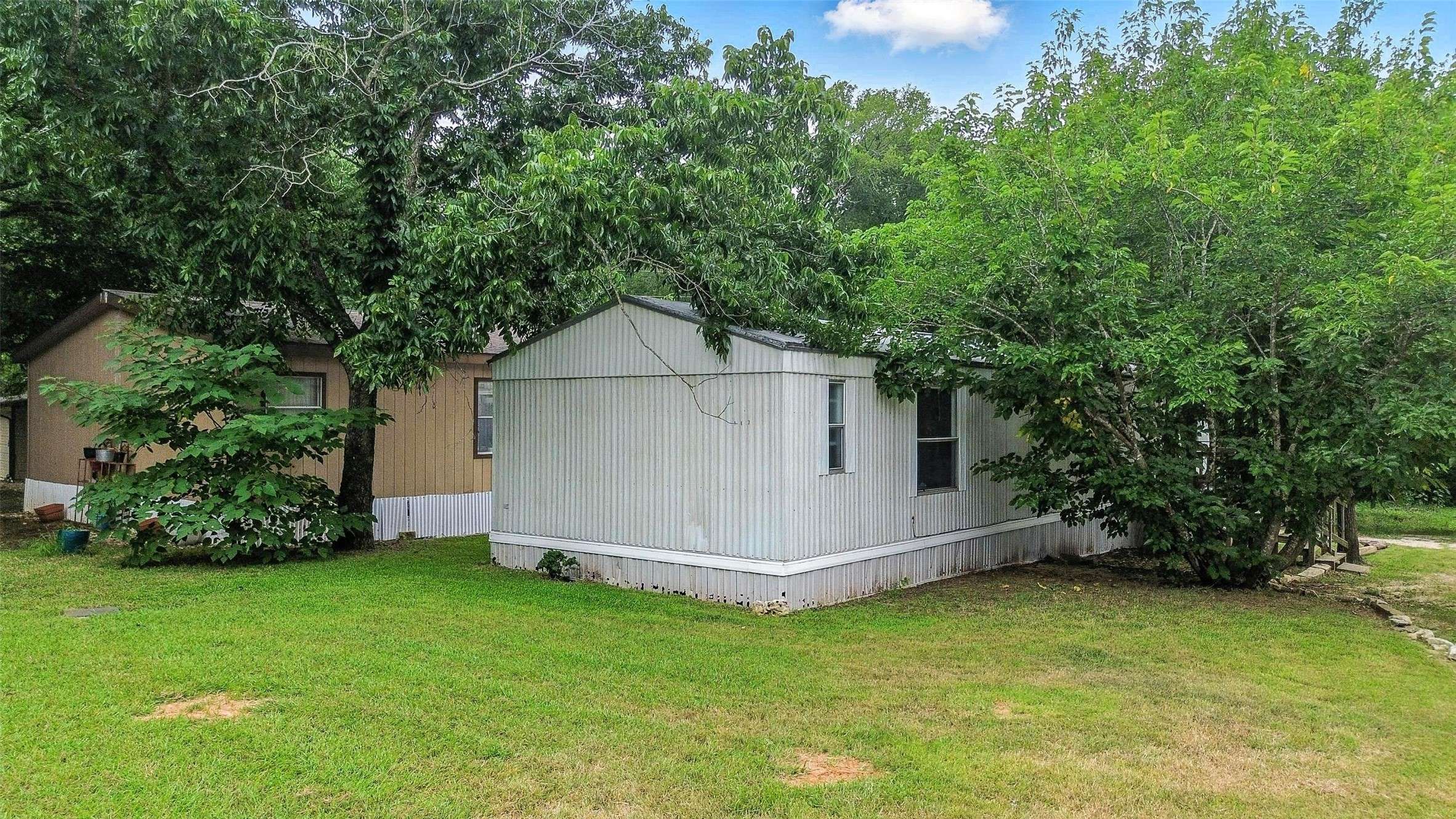 143 White Oak ST, Alvarado, TX 76009