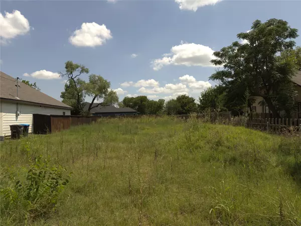 5048 Cottey ST,  Fort Worth,  TX 76105
