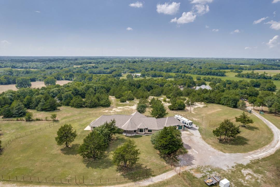 3244 Joe Davis RD, Whitewright, TX 75491
