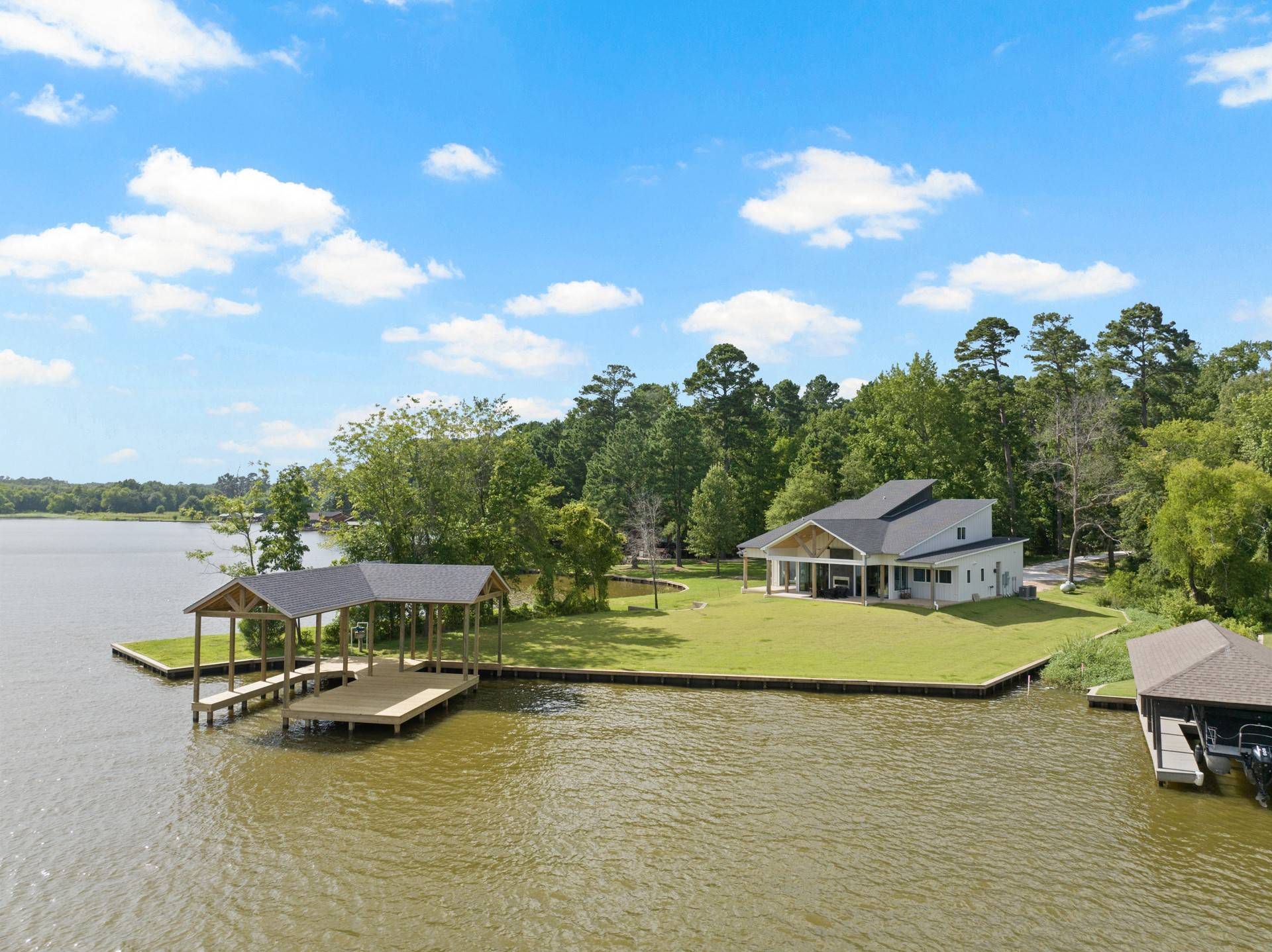 331 W Eagle Point, Mount Vernon, TX 75457