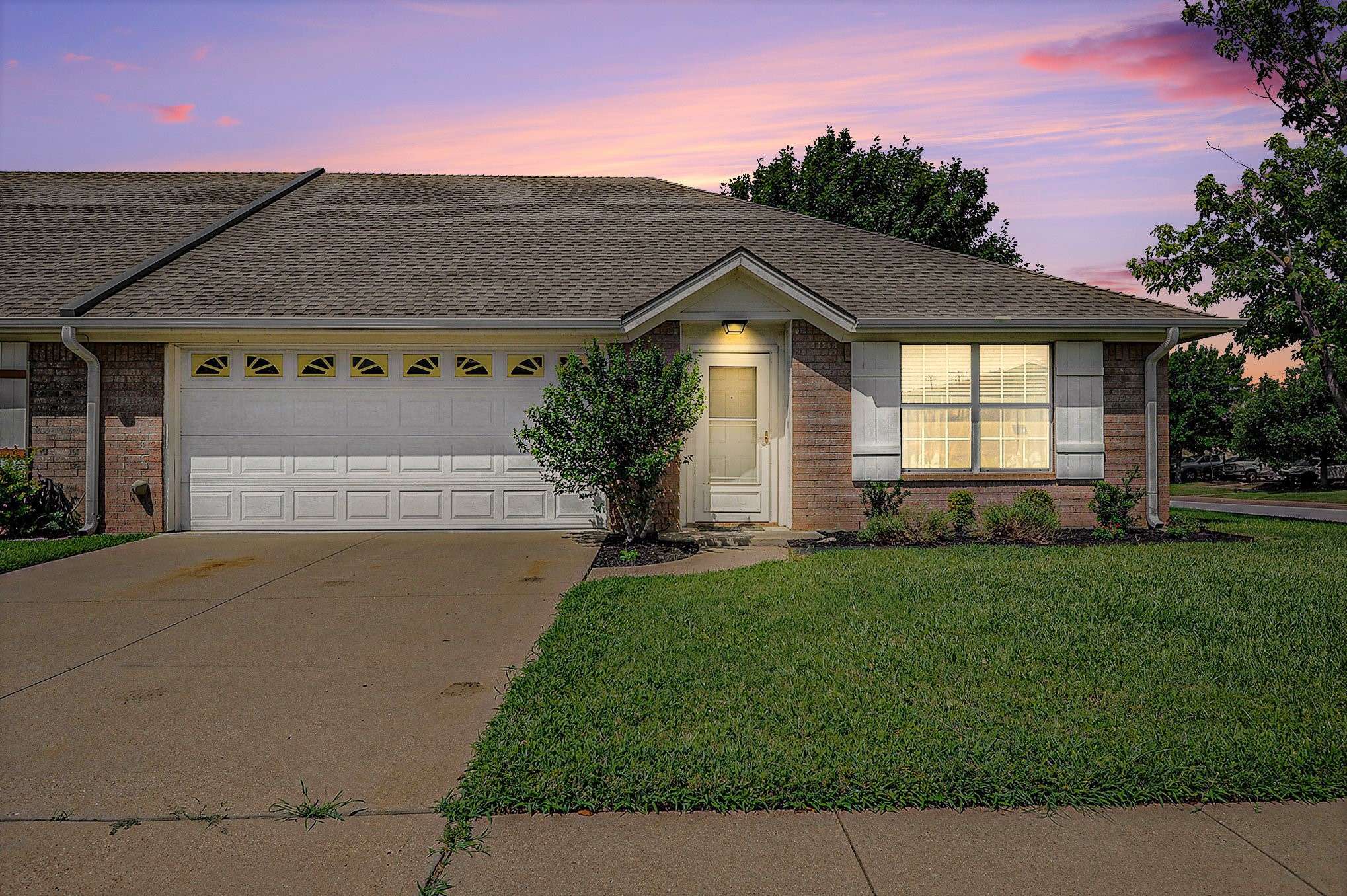 1000 Teresa CT, Granbury, TX 76048