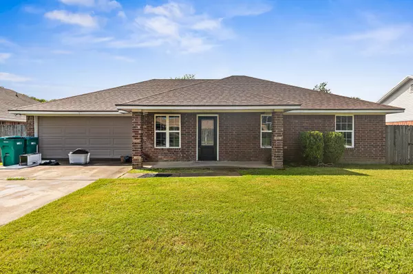 Lacy Lakeview, TX 76705,1005 Hooks ST