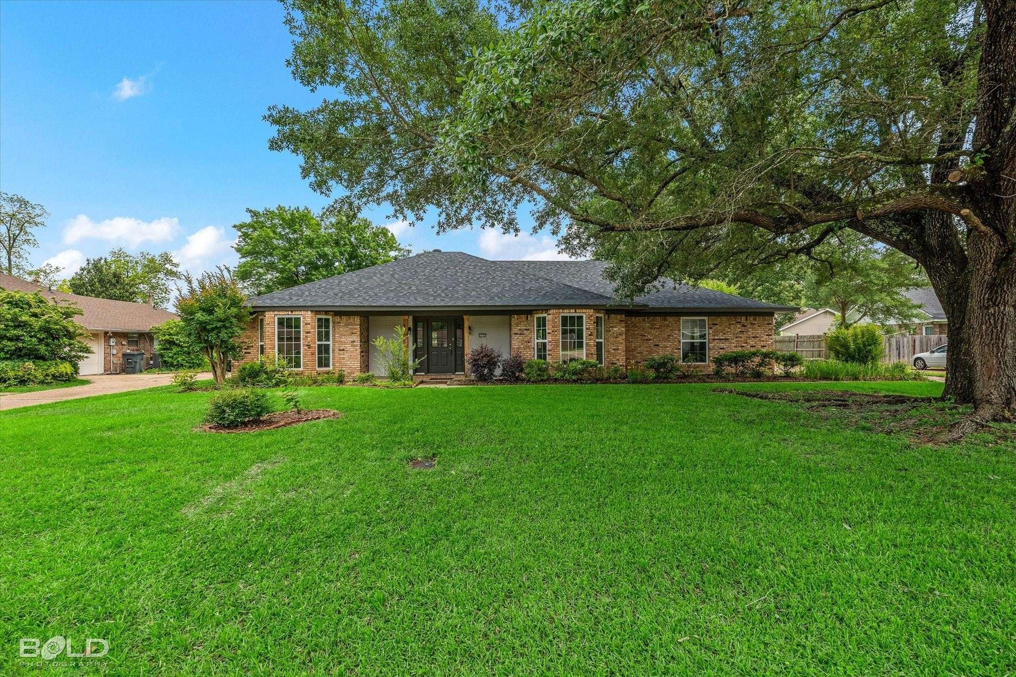 2202 Landau LN, Bossier City, LA 71111
