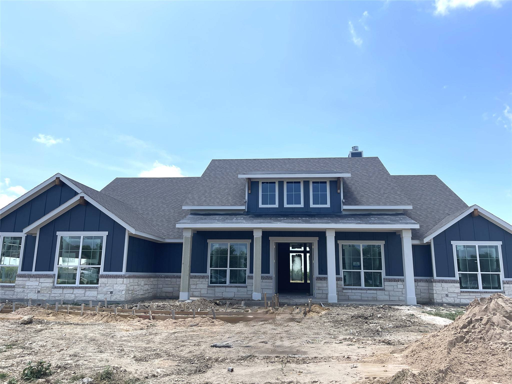 335 Waterview DR, Gunter, TX 75058