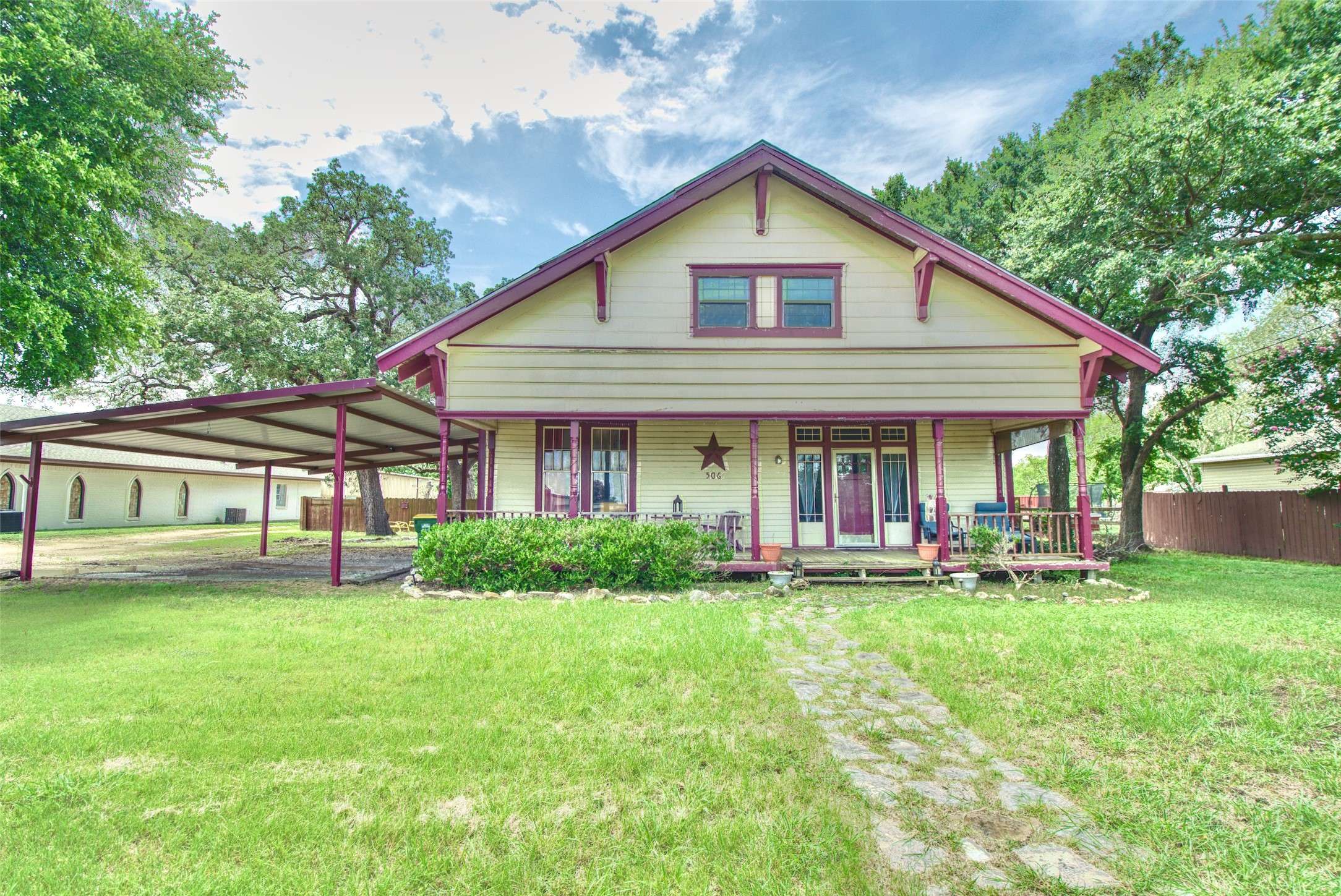 506 E Frederick ST, Riesel, TX 76682