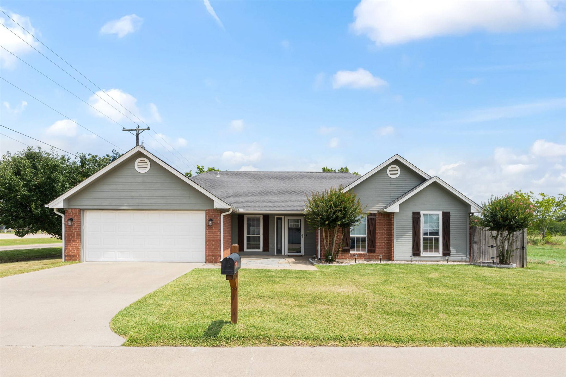 101 Macy Ann LN, Eustace, TX 75124