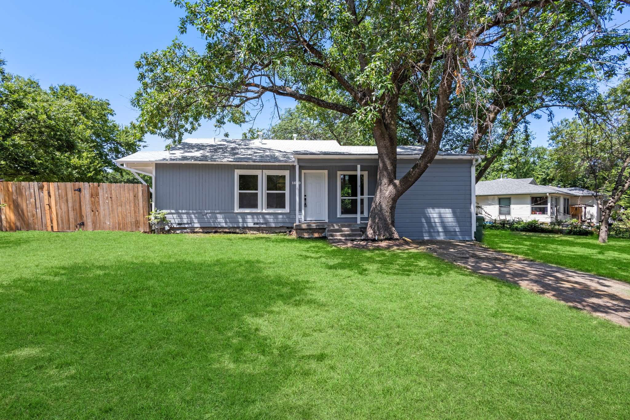 1610 Ruth ST, Arlington, TX 76010