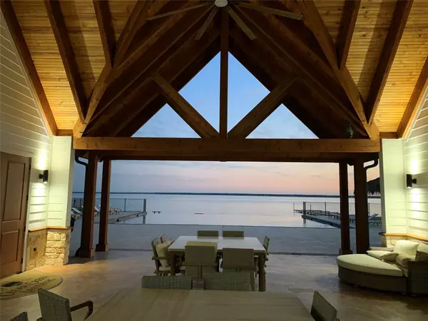 665 Calmwater CT, Mabank, TX 75143