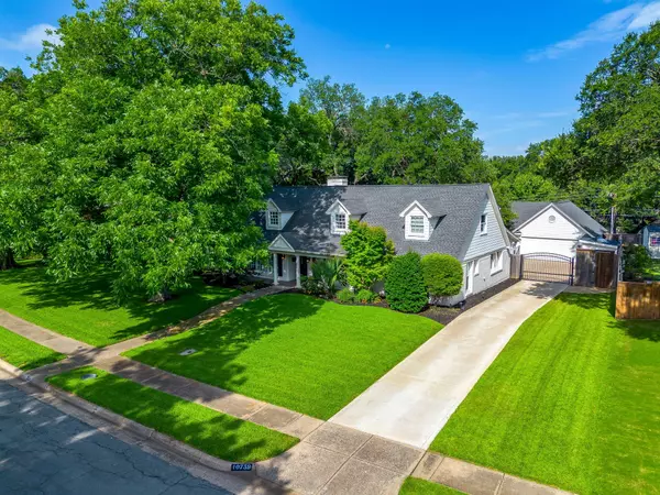 Dallas, TX 75229,10739 Saint Lazare DR