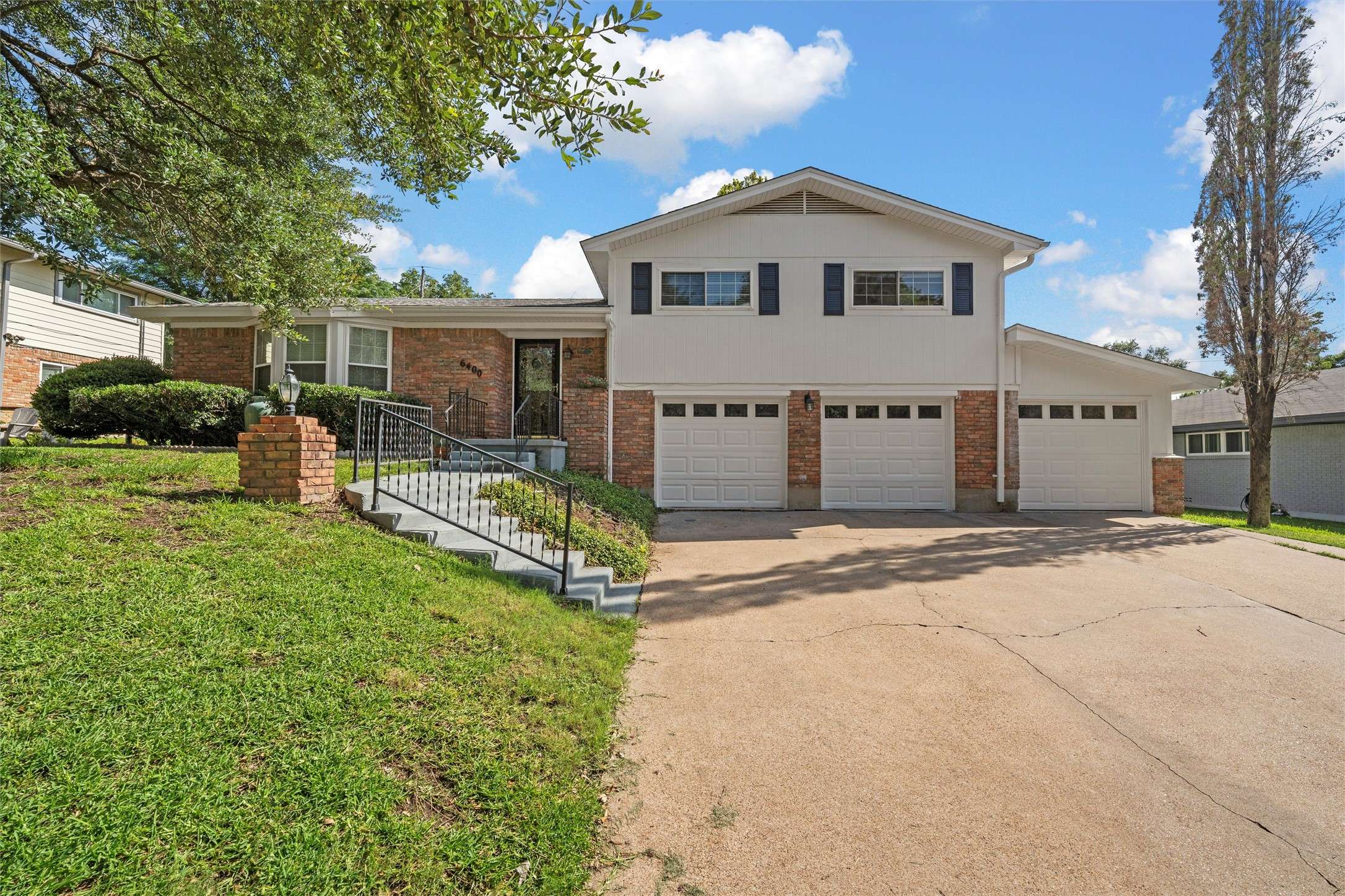 6400 Summit Ridge DR, Waco, TX 76710