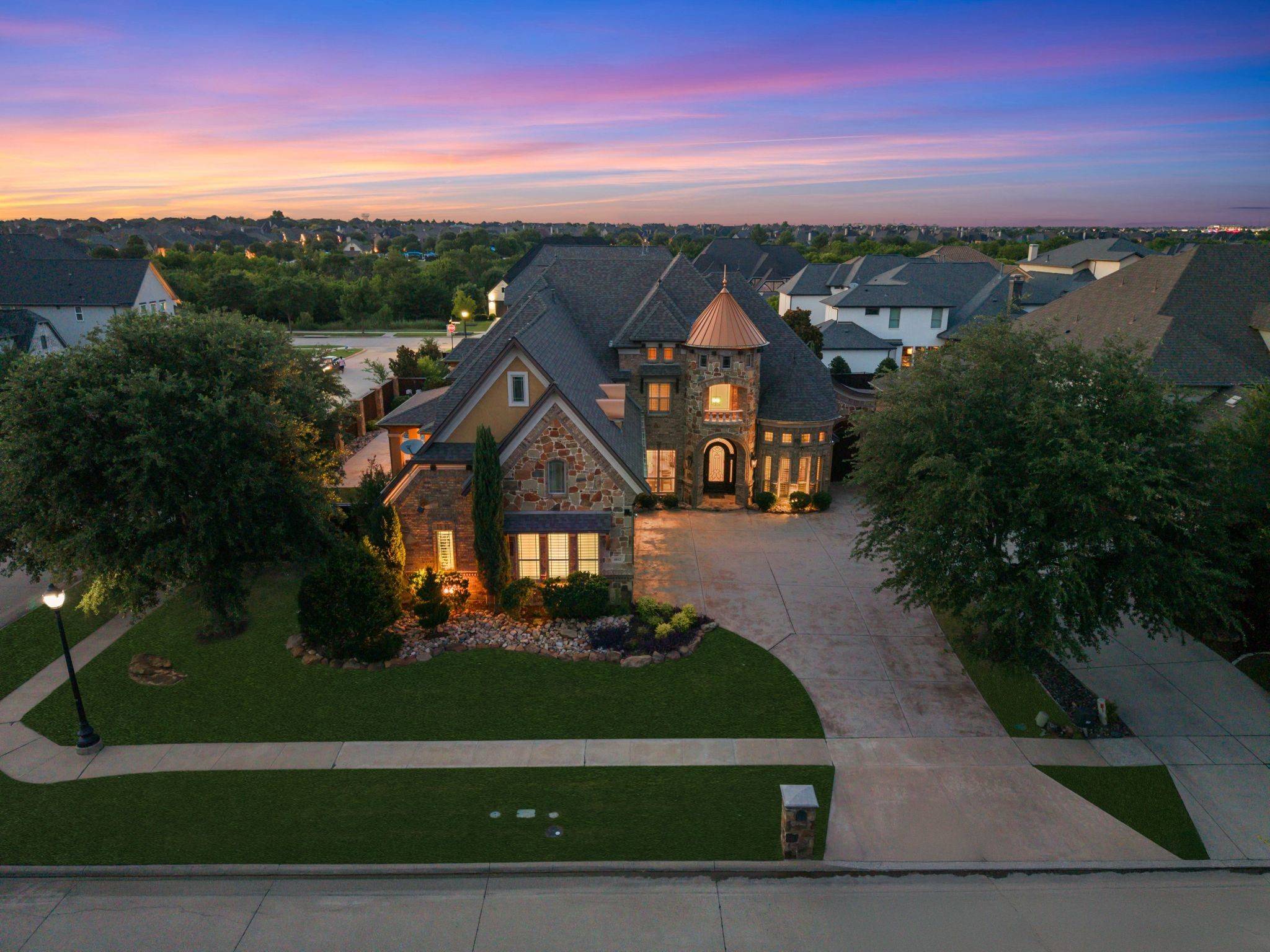 4012 Glenhurst LN, Frisco, TX 75033