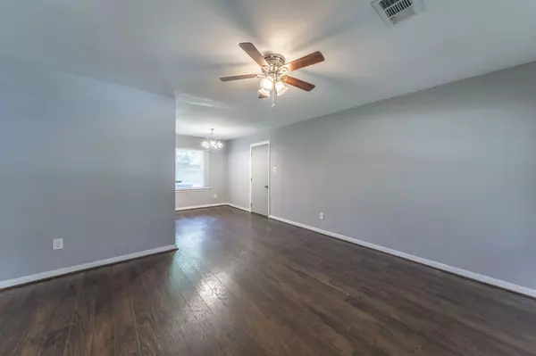 Farmers Branch, TX 75234,13525 Mount Castle DR
