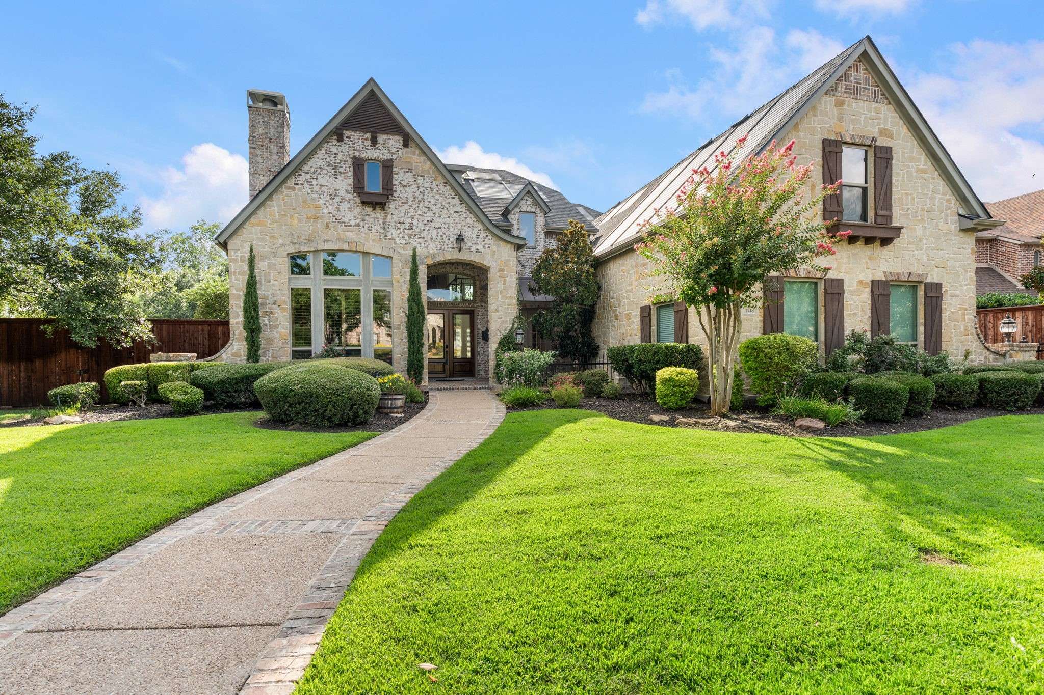 1218 Sir Malory LN, Lewisville, TX 75056