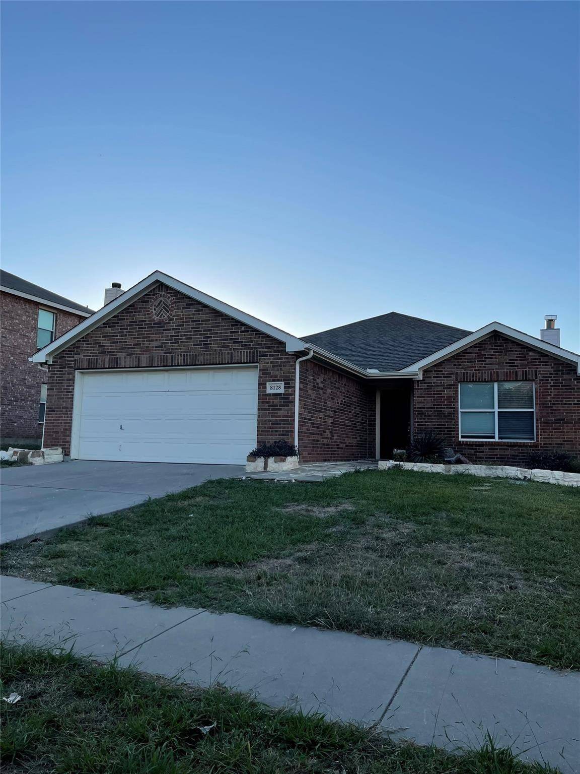 8128 Colwick LN, Arlington, TX 76002