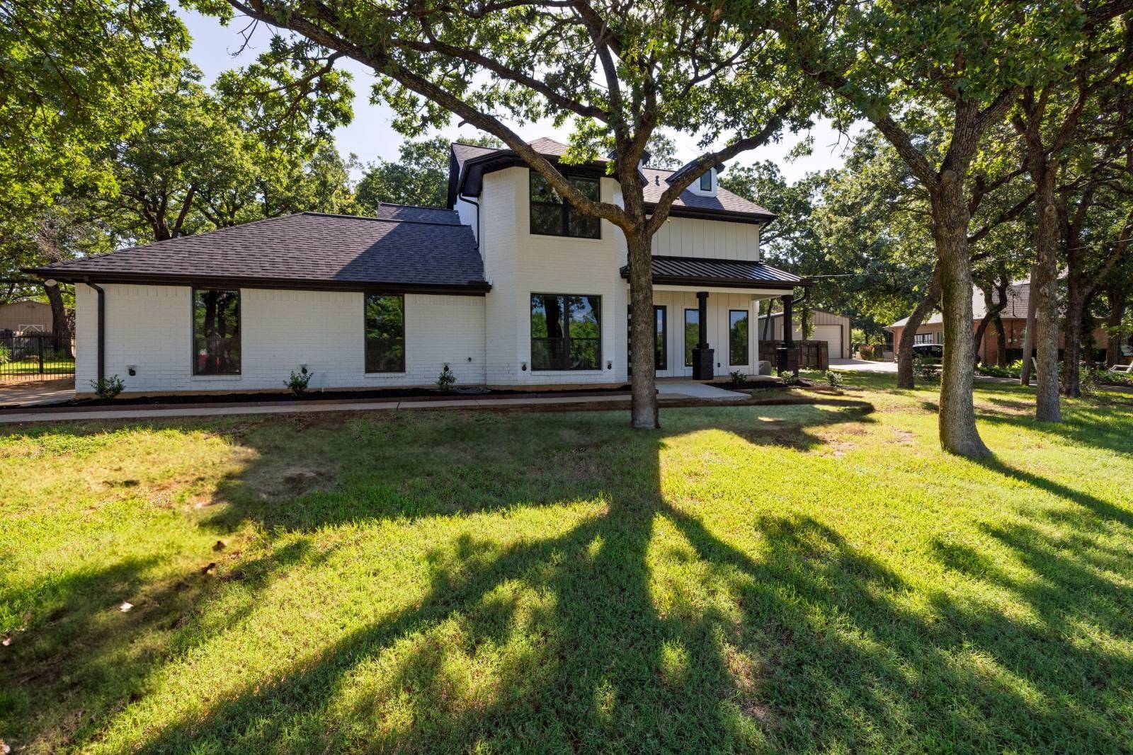 2333 Trail Tree CT, Burleson, TX 76028