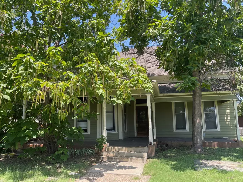 207 E 6th ST, Ferris, TX 75125