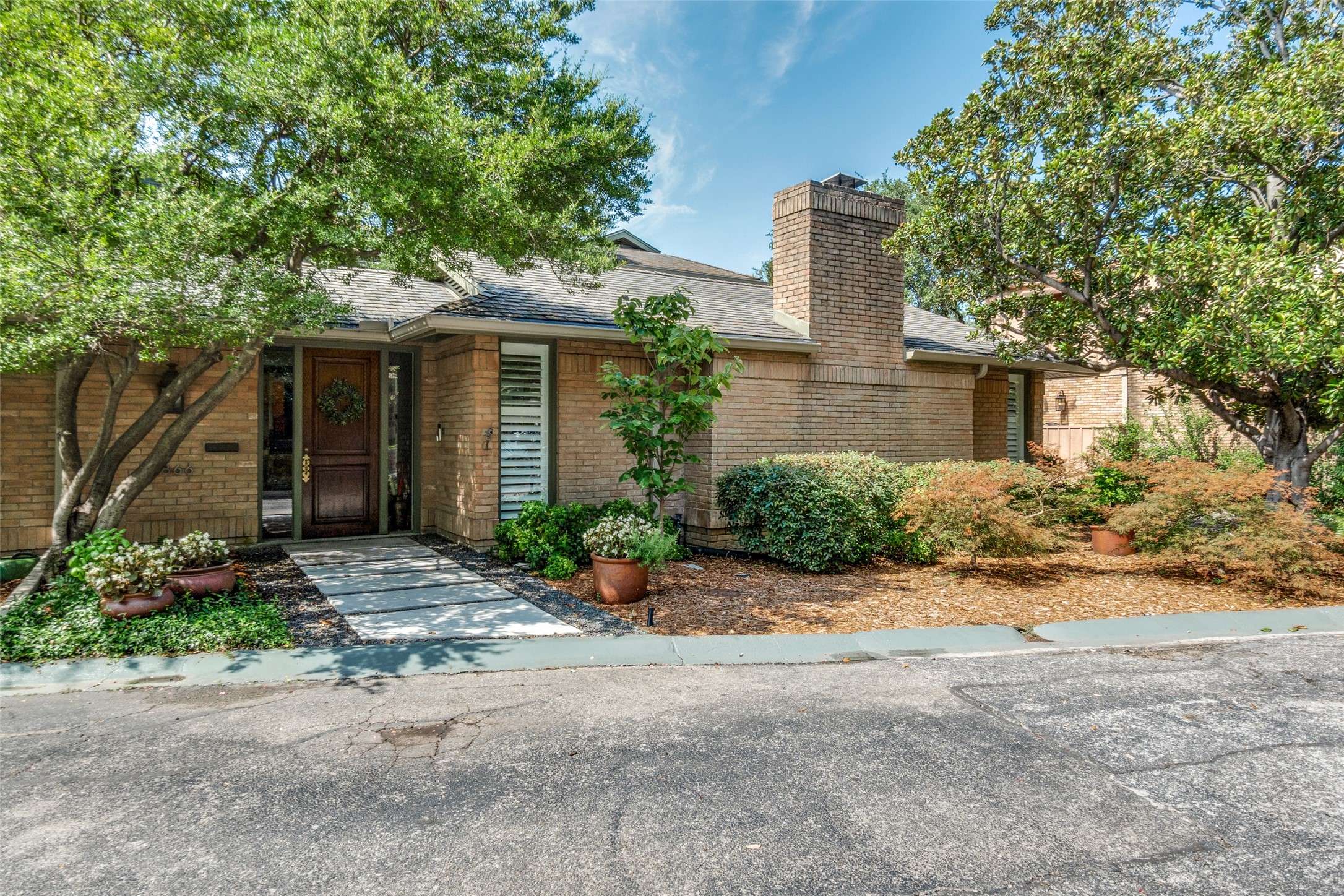 5866 Farquhar LN, Dallas, TX 75209