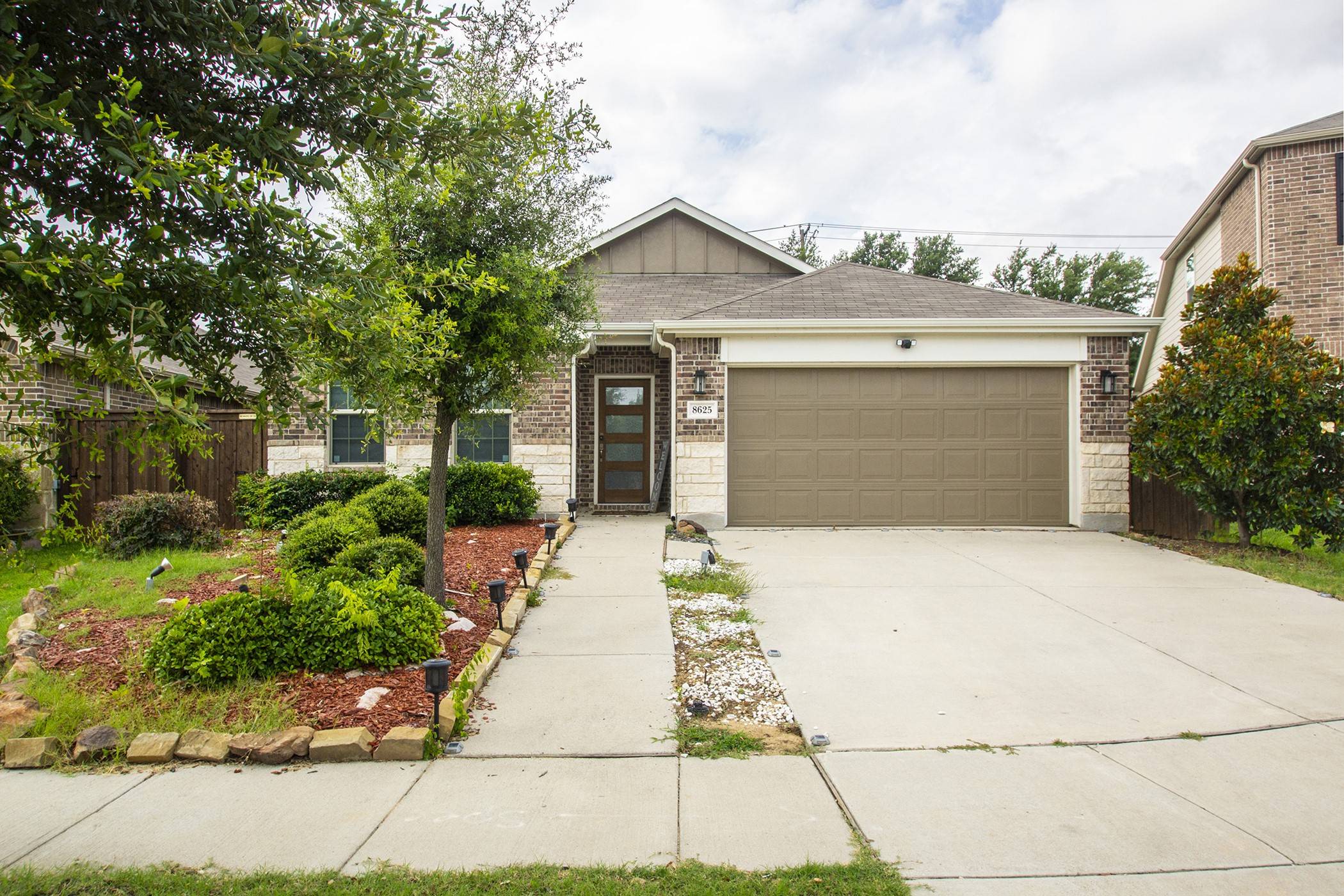 8625 Glenburne DR, Fort Worth, TX 76131