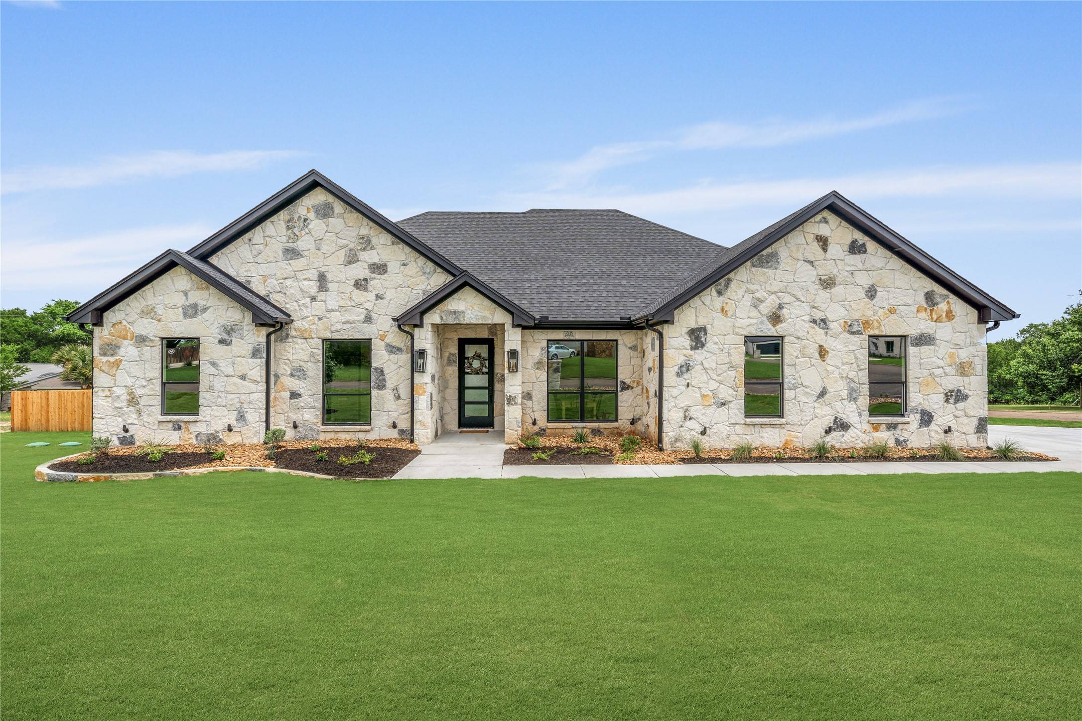 301 Canyon Oaks CIR, Troy, TX 76579