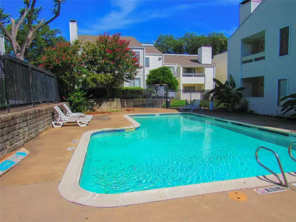 7431 Holly Hill DR #216, Dallas, TX 75231