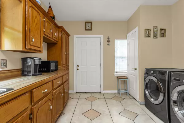 Dallas, TX 75223,903 Cameron AVE