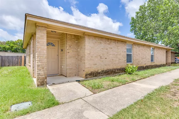 Saginaw, TX 76179,125 Cambridge DR