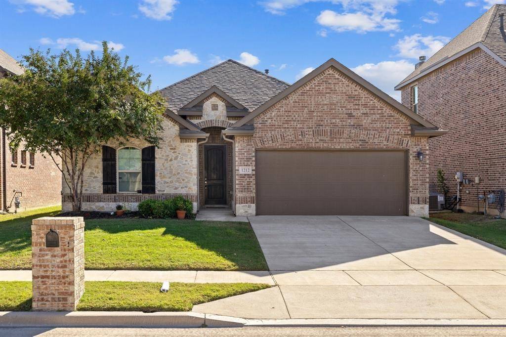 1212 Trumpet DR, Fort Worth, TX 76131