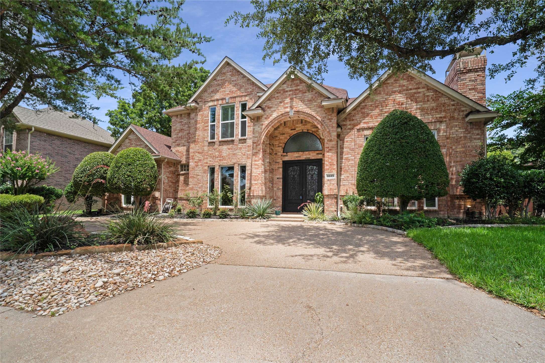 6643 Gretchen LN, Dallas, TX 75252