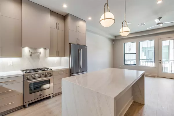 1900 S Ervay #305, Dallas, TX 75215