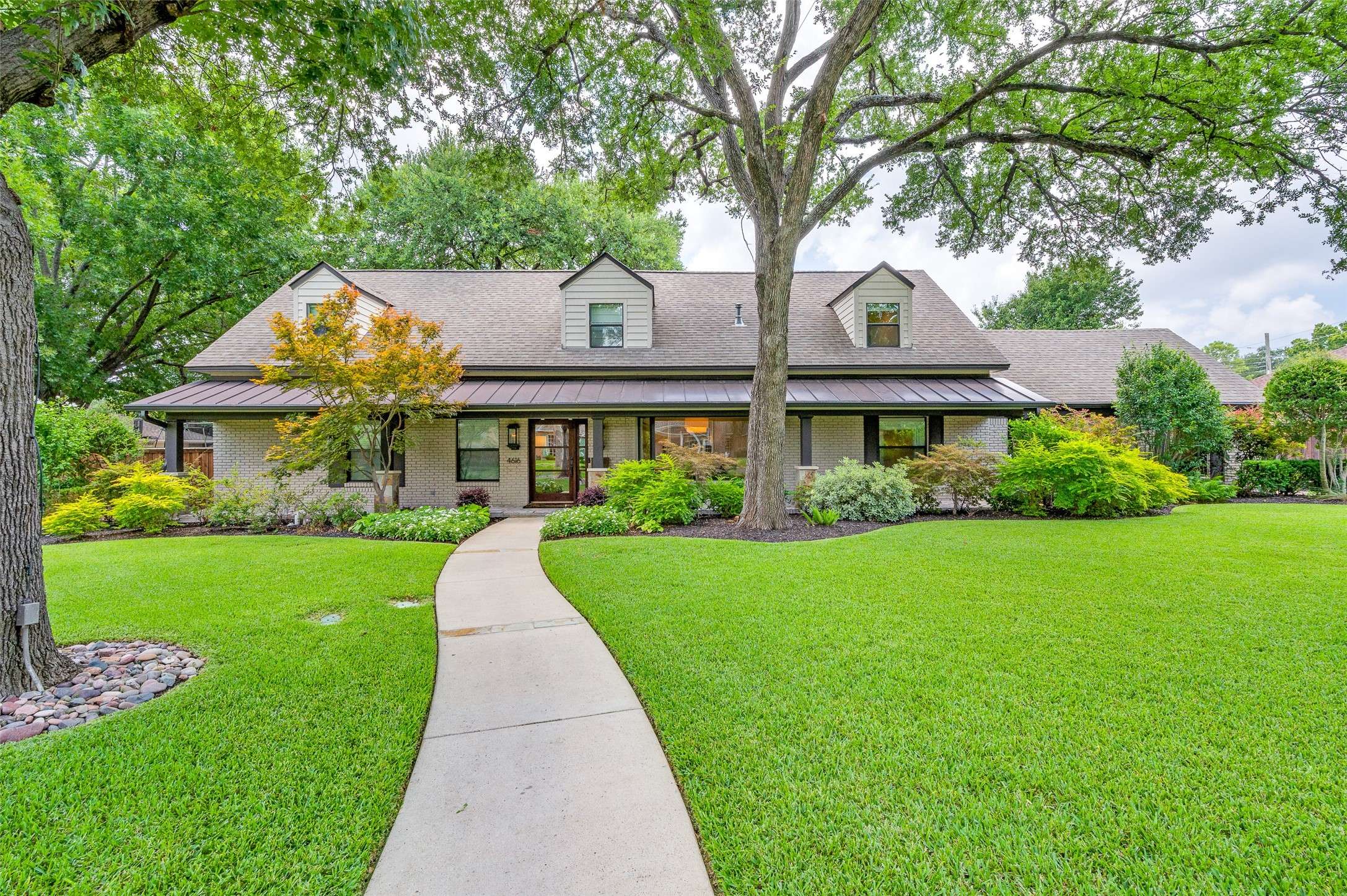 4616 Hallmark DR, Dallas, TX 75229