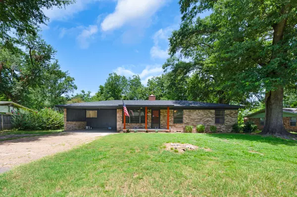 12864 Morningside DR, Tyler, TX 75704