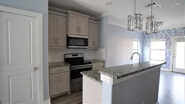 Dallas, TX 75212,1827 Morris ST