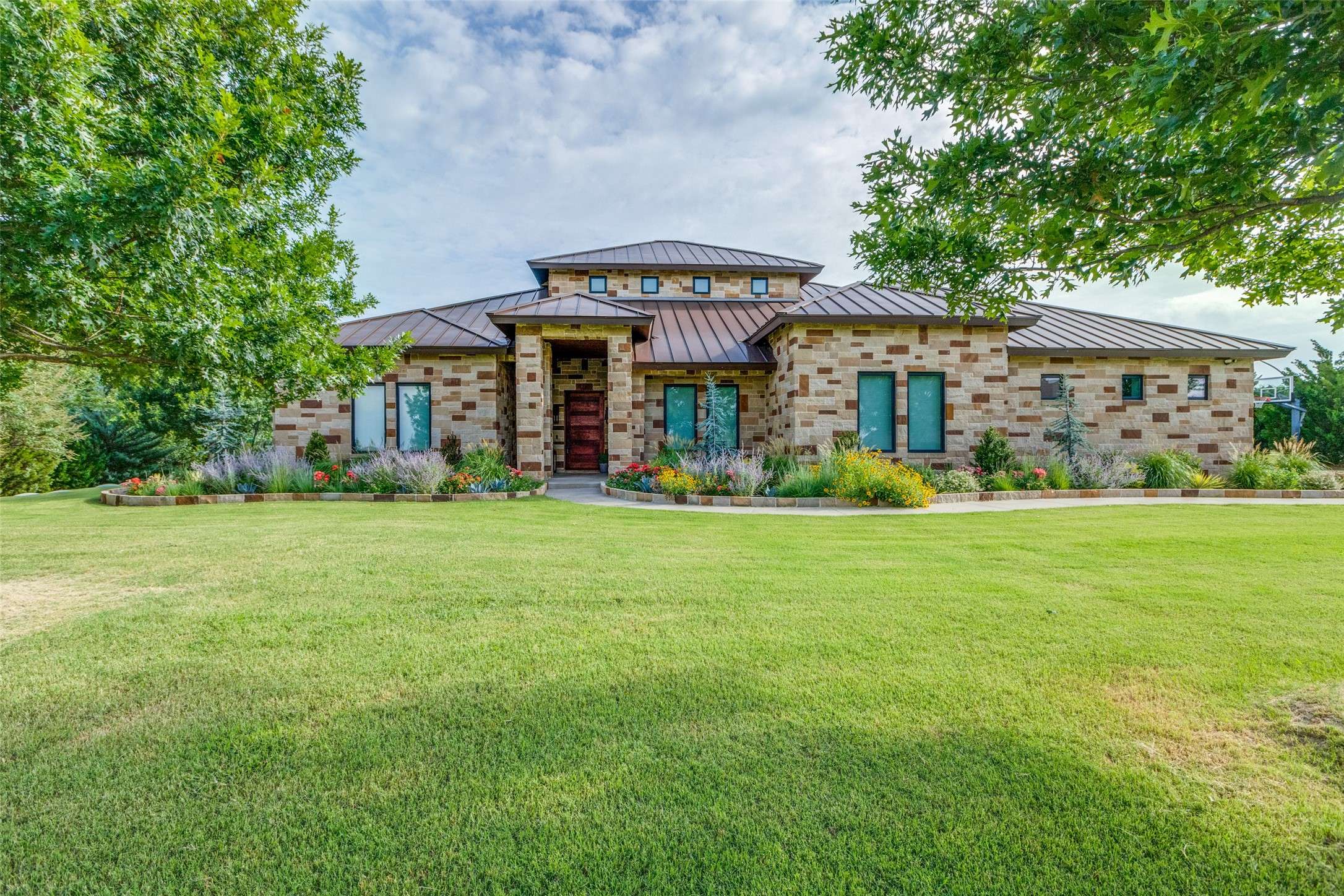 138 Whispering Winds DR, Gunter, TX 75058