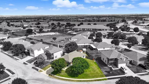 1101 Castle Top DR, Fort Worth, TX 76052