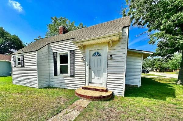 312 2nd ST, Cuero, TX 77954