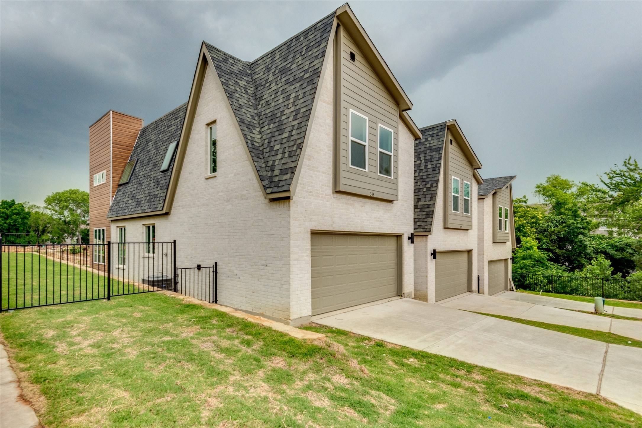 333 Oakbend DR, Lewisville, TX 75067