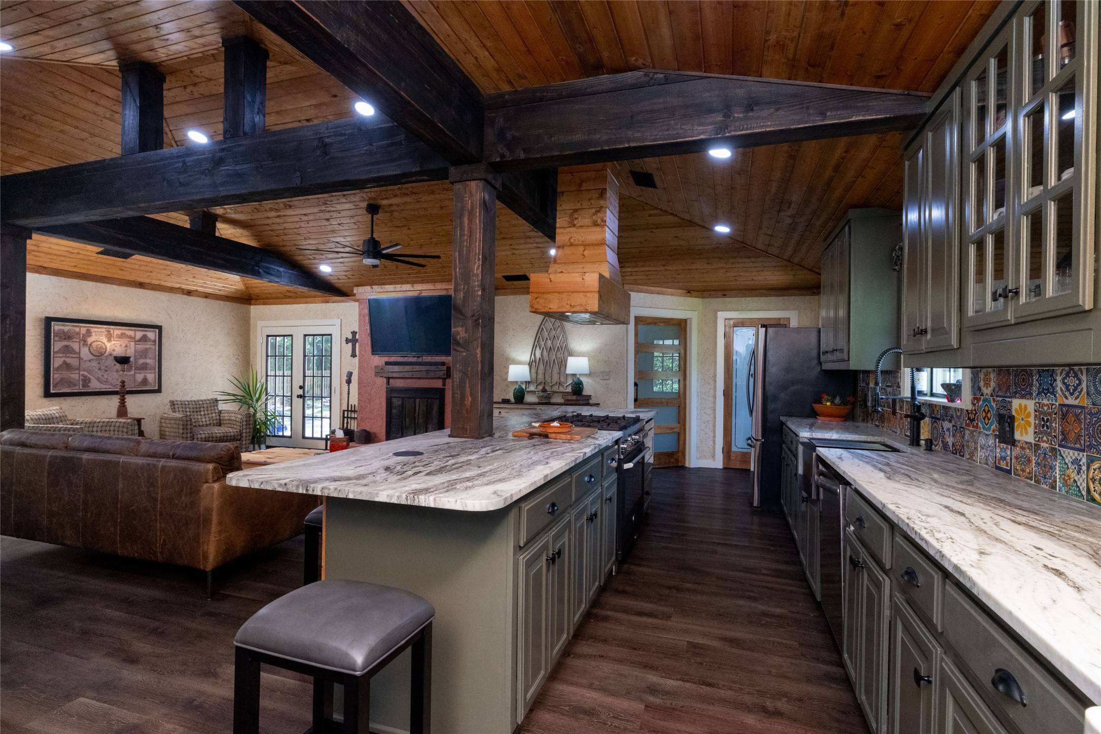 2604 Forest Lane CIR, Corsicana, TX 75110