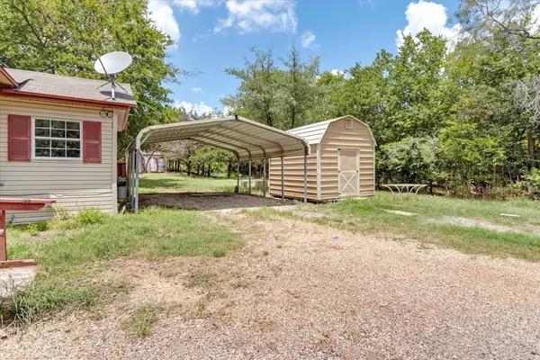 Quinlan, TX 75474,507 N 5th ST
