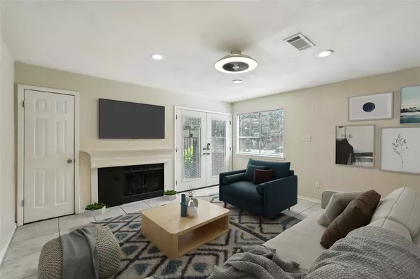 Dallas, TX 75243,9835 Walnut ST #102