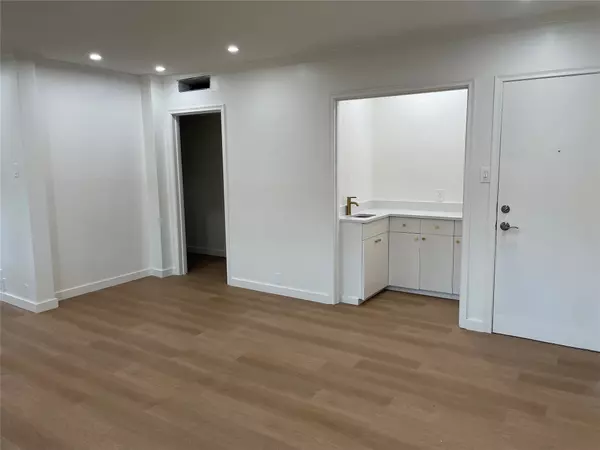 Dallas, TX 75230,7824 Meadow Park Drive #201 A