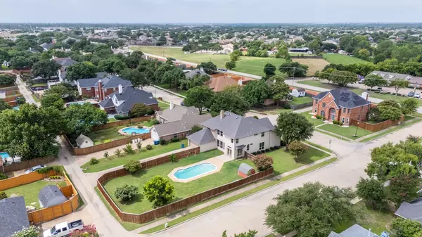 7518 Silverthorn DR, Rowlett, TX 75089